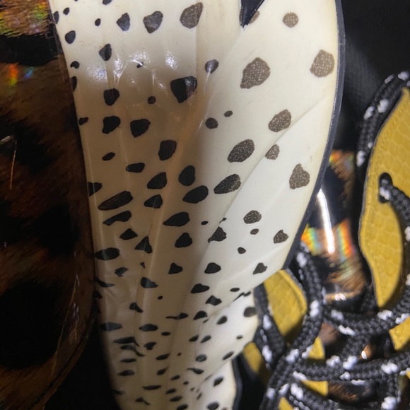 Shoes - Picture 4 of 6